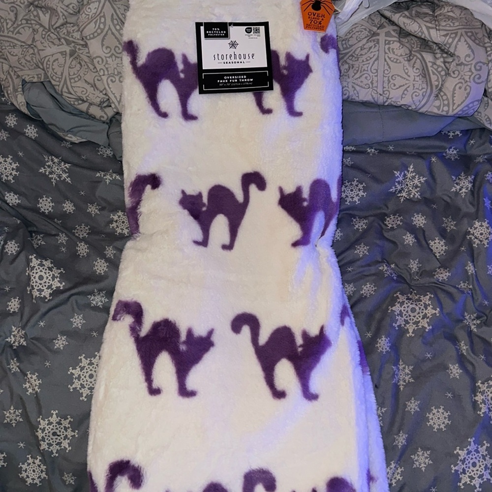 Storehouse Halloween purple Cats Faux Fur Throw Blanket